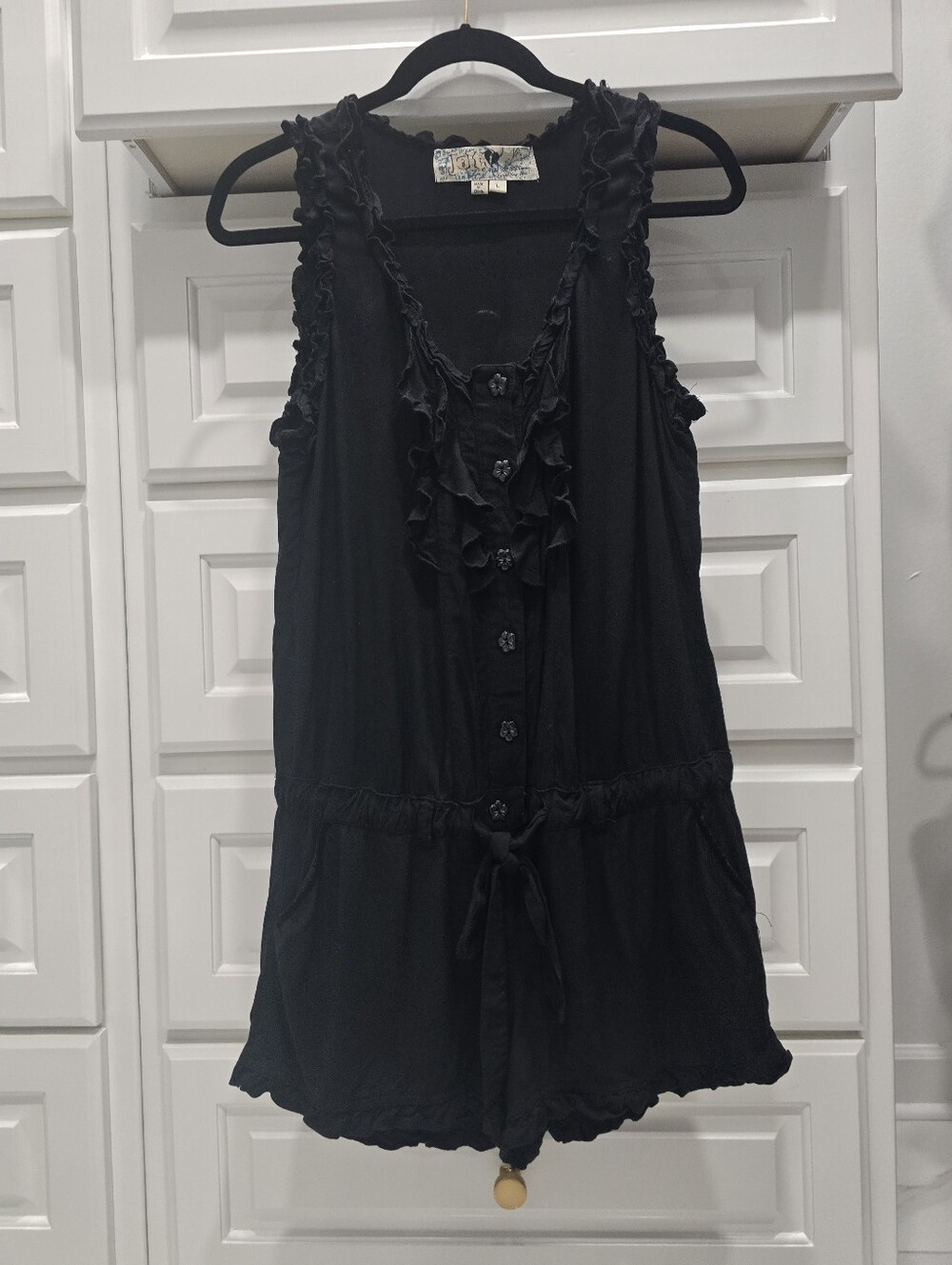 Women’s Black Ruffle Button-Front Tank Top - Picture 2 of 6